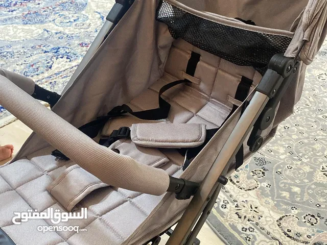 عربتين وثلاث جلاسات وحصان