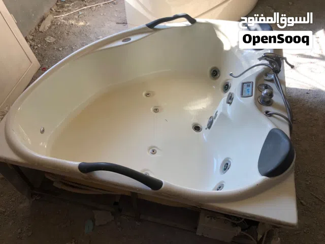 جاكوزي نوع إيتو عدد 2بحاله الوكالة فرنسي كل واحد شخصين شغالين 100 /100