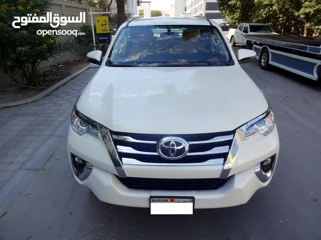 TOYOTA SUV,SEDAN CARS AVAILABLE ON MONTHLY INSTALLMENT OR CASH