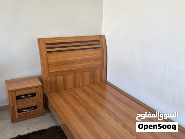 غرفة نوم مستعمل بحالة وكالة للبيع تصميم انيق وتحمل عالي وخشب قوي مريحة وعملية وتعطي منظر راقي للغرفة