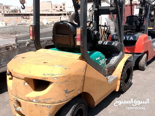 رافعه شوكيه كوماتسو للبيع