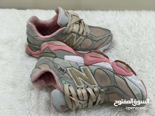 حذاء رياضي اصلي مستعمل Newbalance