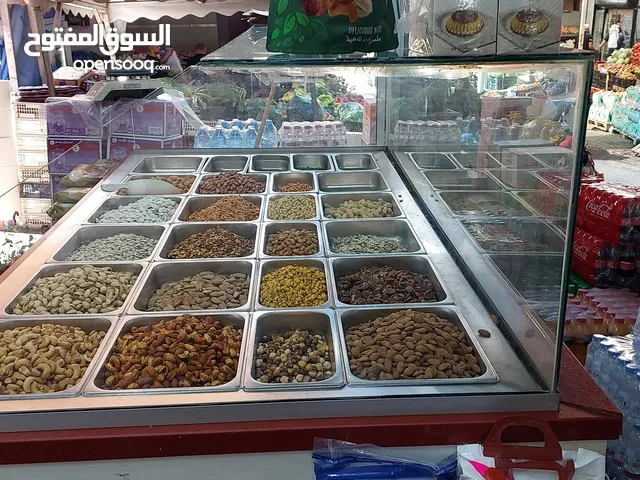 طاولة مكسرات مع خطين تسخين