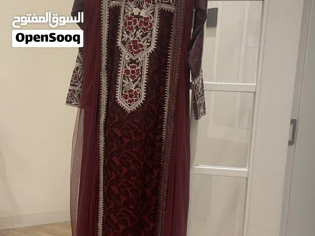 جلابية عنابي جاهزه للتسليم