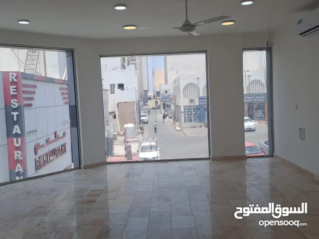 معرض للايجار في قلب سوق الخوير