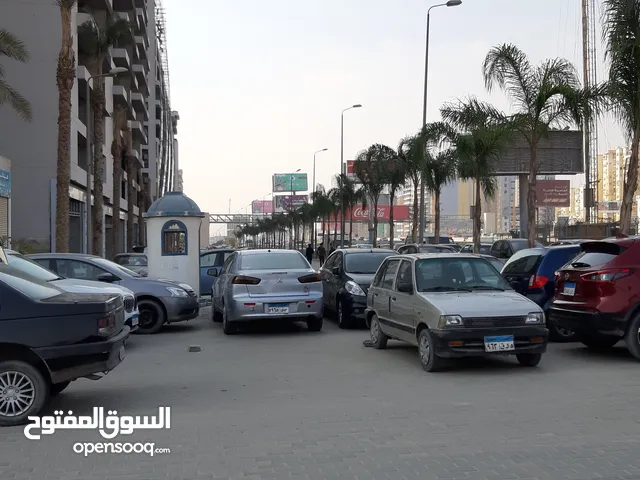 محل للإيجار بكمبوند بافاريا تاون القطامية