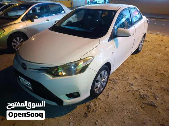 2015, تويوتا, يارس, E