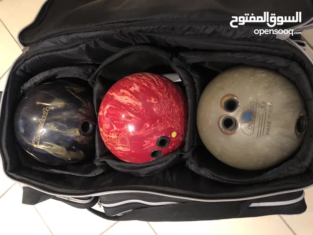 شنطة بولنق من امريكا فيها ثلاث كور  3 original bowling balls from USA