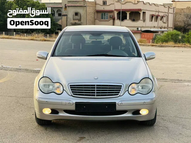 2004 مرسيدس بنز الفئة-C C 200