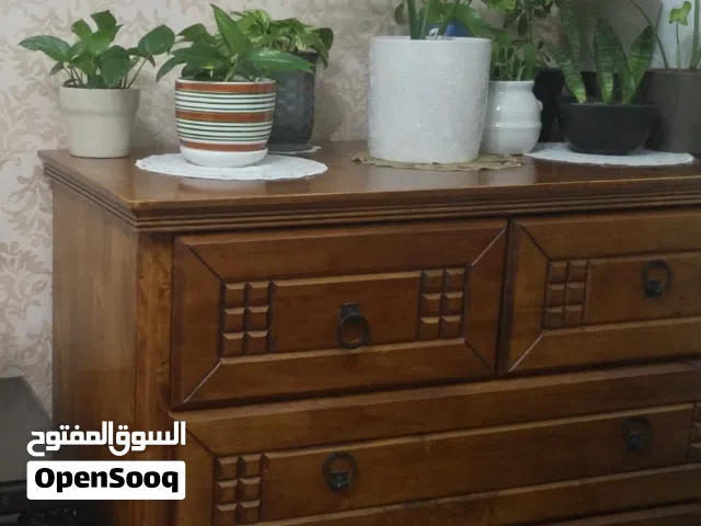 خزانة /طاولة