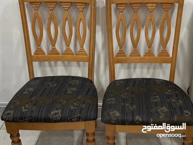 عدد (4) كراسي ، السعر بعد الخصم ونهائي ،   فقط