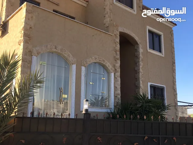 310 m2 More than 6 bedrooms Townhouse for Sale in Amman Sahab