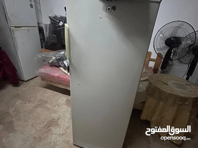 فريزر جنرال ديلوكس بحالة جيده جدا 8 رفوف شغال 100 بالمية