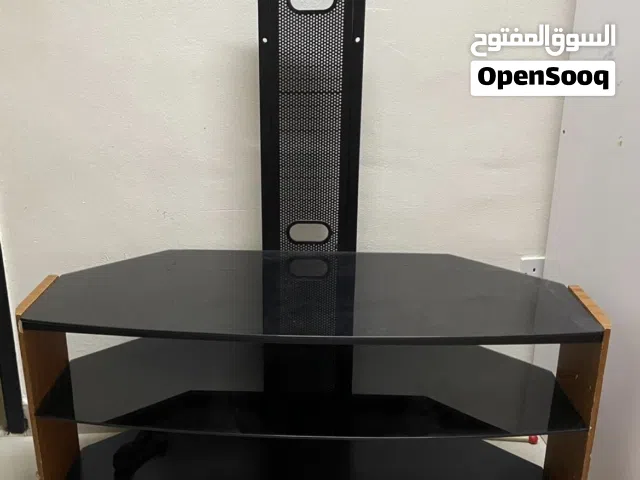 طاولة تلفاز مقابل في نقاش السعر