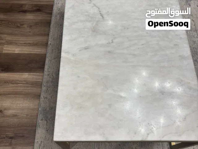 طاولة غرفة معيشة