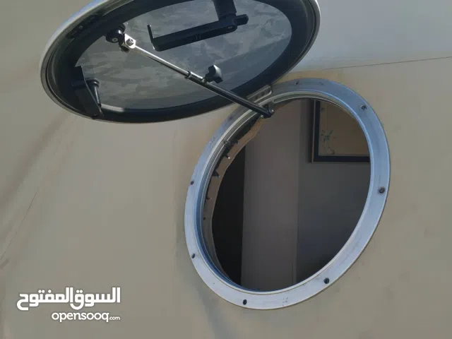 نوافذ دائرية مخصصة للقبب والأكواخ و الفود تراك