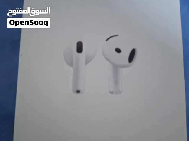 سماعة ايربوتز جيل الرابع نضيفة بس مرة استخدام
