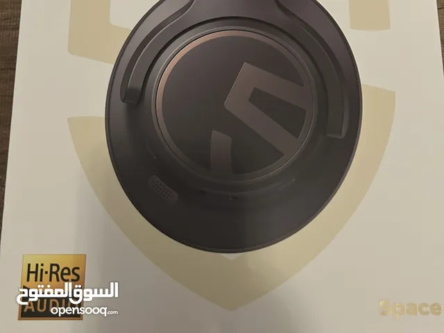 سماعة sound peats وايلس مستعمل نظيف جديد بطاريتها تدوم معاك 123 ساعه ويجي معاه اشرطه العاب سوني 4