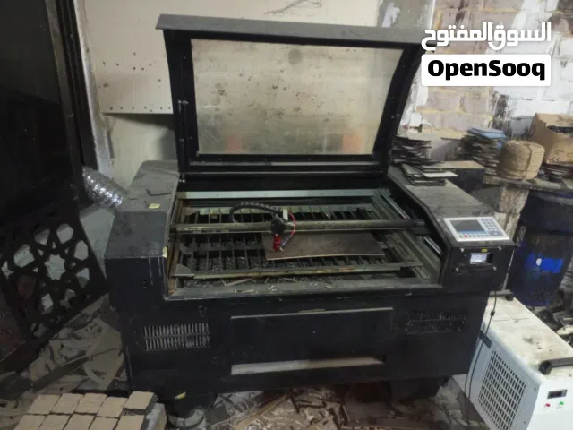 ماكنه ليزر لتشكيل وتفصيل الديكورات الخشبيه