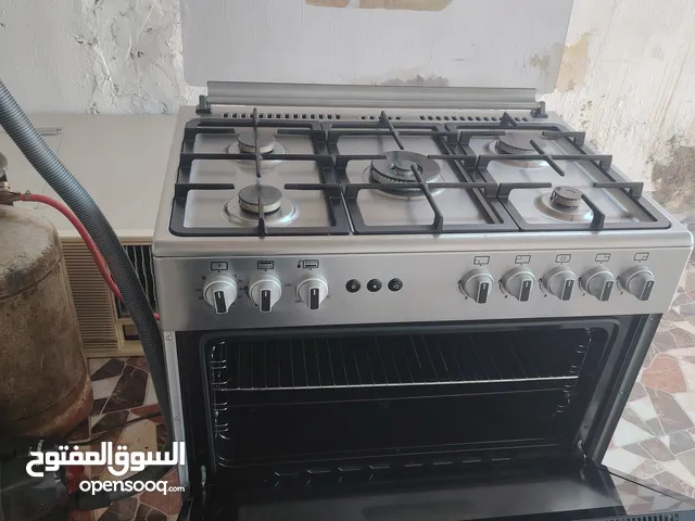 فران للبيع نظيف فيه مراوح داخليه