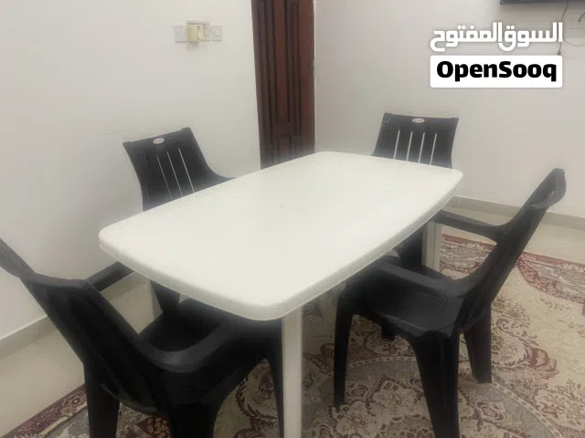 طاوله وكراسي