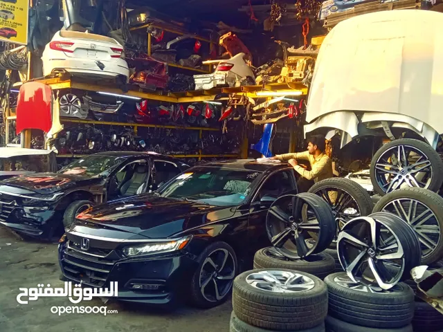 متواجدين في صناعيه الشارقه. توفير جميع انواع قطع غيار السيارات تواصل واتسب توفير دفريشنات بيكبات