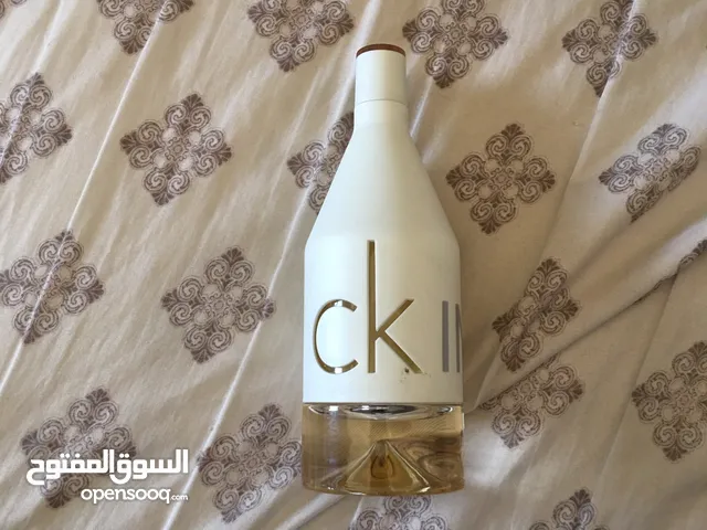 عطر Calvin Klein سعره 43 فارغ منه اقل من الربع للبيع فقط ب 20