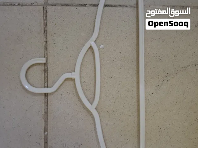 علاقات ملابس الوان  واشكال مختلفة