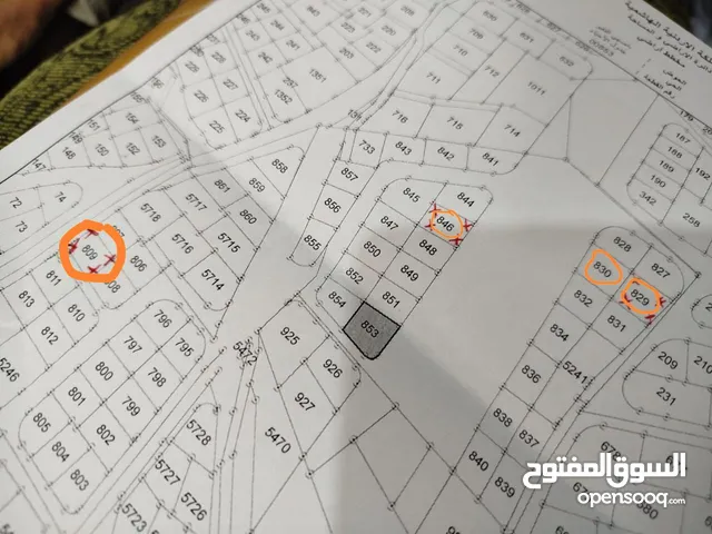 اراضي قريبة من صحارى مول ذات اطلالة عالية و مميزة على شارع الاردن