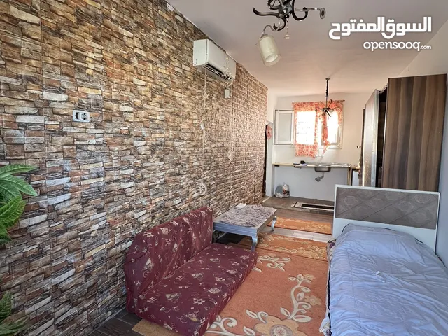السلاام عليكم غرفه دور الرابع للاجار وسط عائله