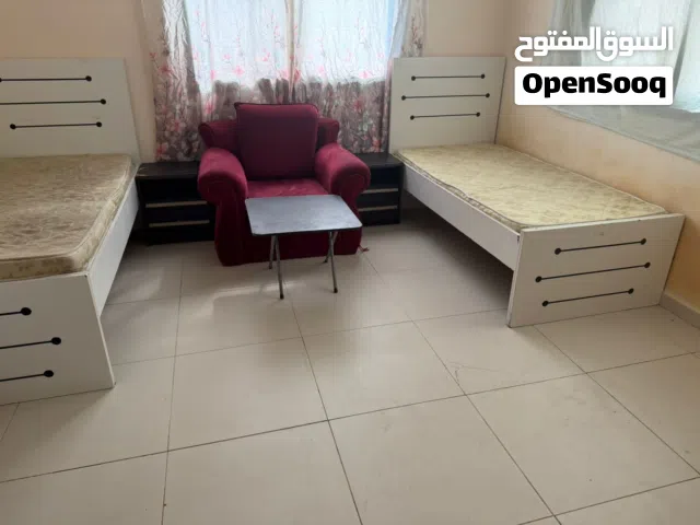 سرير بغرفه ماستر بالشارقه بالتعاون مقابل مستشفى اريانا