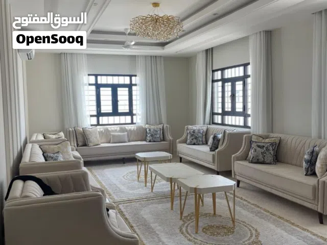 بيت شبه جديده في صحنوت الشماليه  تتكون من 3 غرف نوم ومجلس وصاله ومطبخ و 4 حمامات