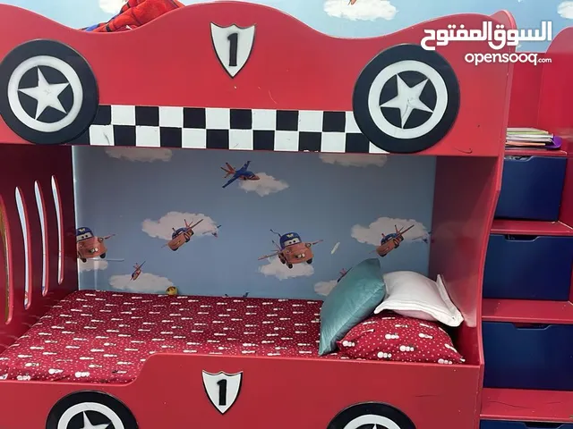 سرير آطفال دورين على شكل سيارة