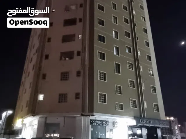 شقة واسعة في المعبيلة قرب شارع النزهة. Spacious apartment in Al Maabilah, near Al Nuzha Street