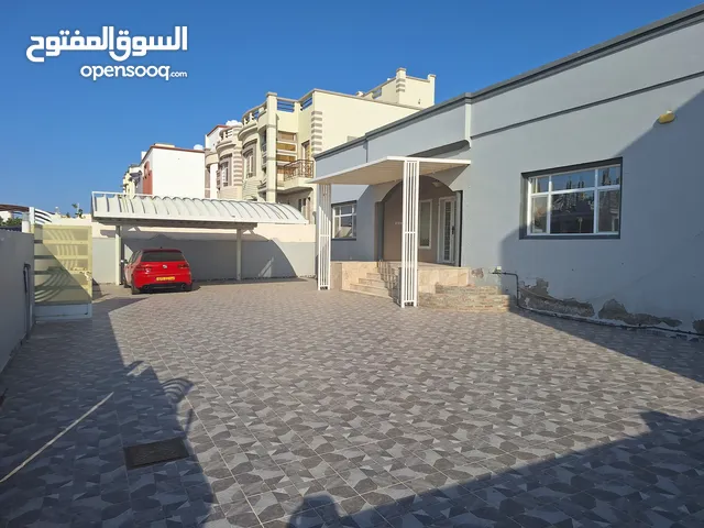 فيلا ارضية مستقلة واسعة للايجار في المعبيلة حي الزعفران قريب الشارع السريع