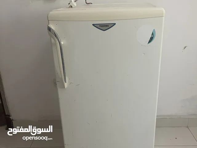 Toshiba medium refrigerator & freezer .  Size 130 cm X 60cm X 60cm.  Good condition.