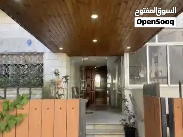 710 m2 More than 6 bedrooms Villa for Sale in Amman Um El Summaq