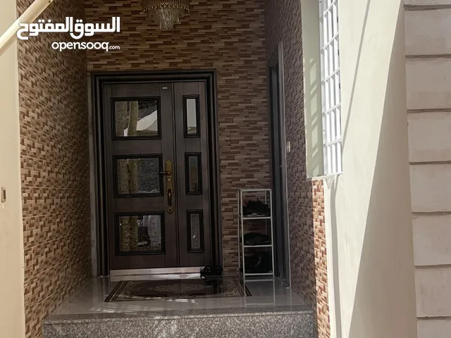 278 m2 4 Bedrooms Townhouse for Sale in Muscat Al Khoud