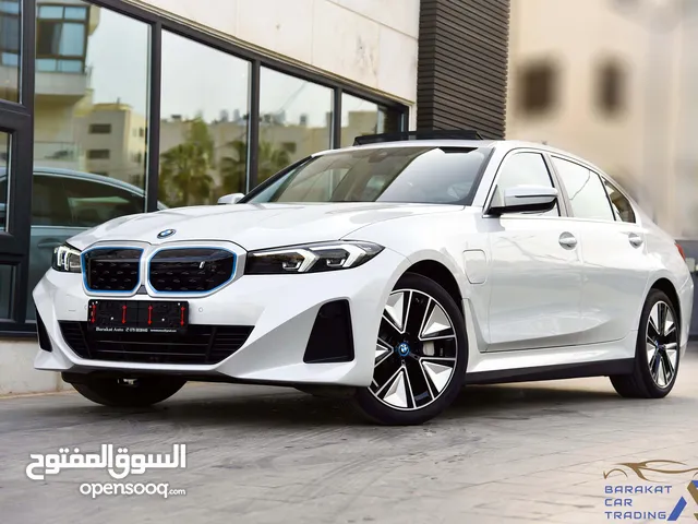 بي ام دبليو الفئة الثالثة i3 eDrive35L كهربائية بالكامل 2023 BMW i3 eDrive35L EV M Power Kit - Mid