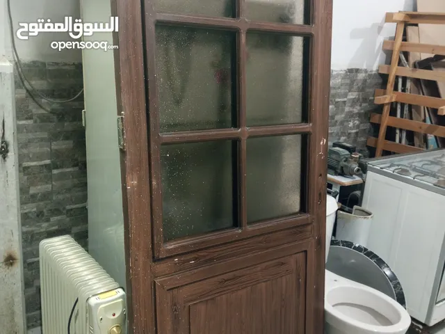 ثلاث بواب تفصيل خشب سويد بدون حلوق بحالة ممتازة للبيع.....