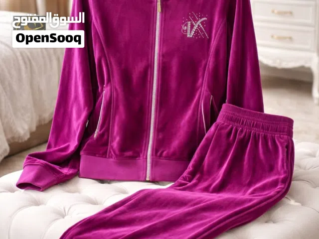 بيجامة ستاتي مخمل ثقيل جياب سحاب مقاسات L/Xl /2X اوزان من 50 ل 80 كيلو السعر 10 دينارفقط