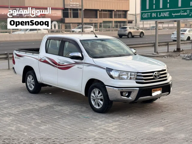 Toyota Hilux SR5 / 2020 (White)