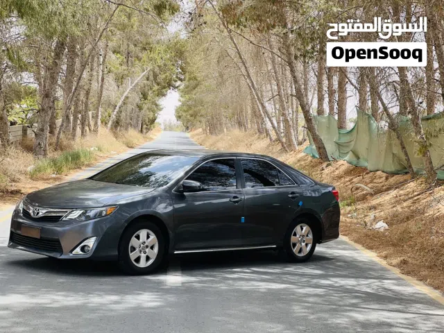 2014 تويوتا كامري LE