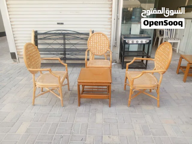 كراسي حق جلسة خارجية مع طاولة