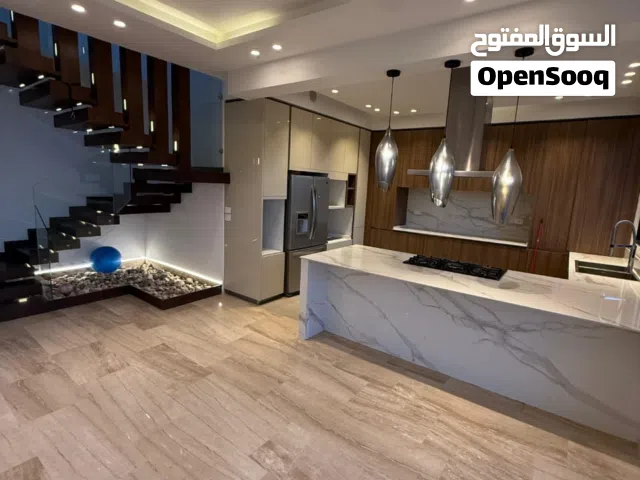 شقة دوبلكس فاخرة تشطيبات عالية الجودة