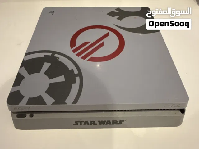 PS4 slim 1TB Star wars edition  الجهاز شغال في كسر بسيط في الجهة الخارجية بدون اسلاك