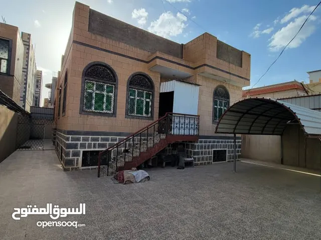 8 m2 4 Bedrooms Townhouse for Sale in Sana'a Asbahi