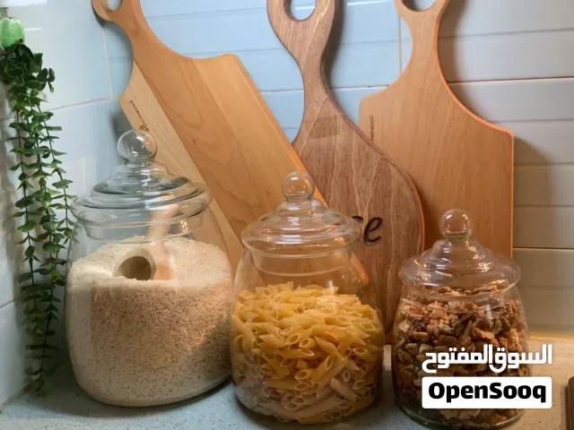 ثلاثة أحجام من حاويات الفاصوليا