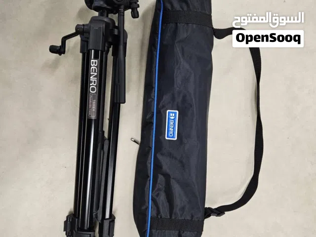 ستاند الكاميرا (ترايبود) متوافق مع غلب انواع الكاميرات  خفيف الوزن مصنوع من الالمنيوم  الطول 143 سم