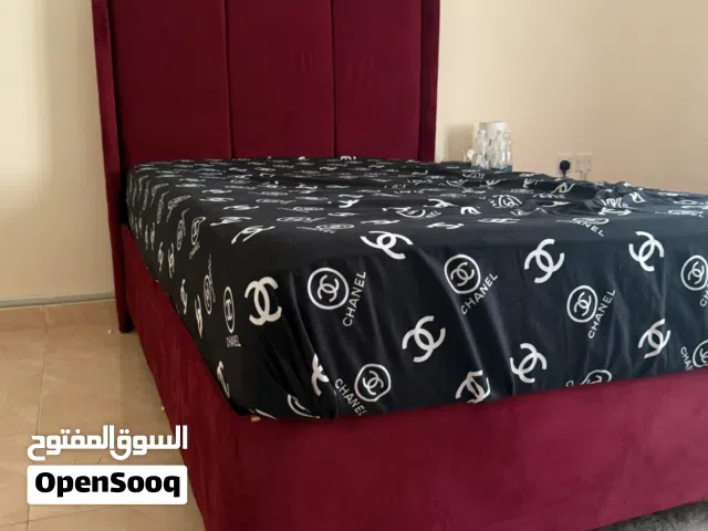 سرير مع دوشگ طبي